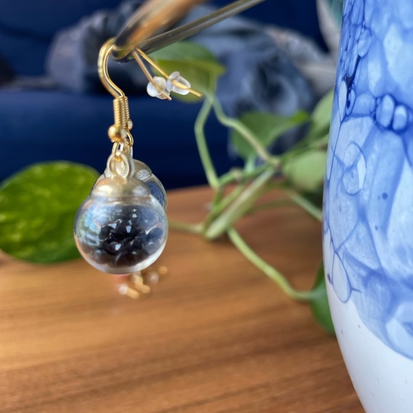 🎃Let’s Party in black, Black bobble earrings, brass - Picture 3 of 3